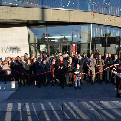 MC "Hôtesse-Poétesse" Inauguration Biblio Guy Belisle, St-Eustache, Qc. 2012