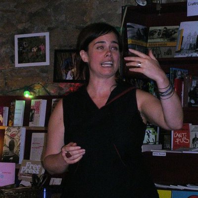 Lecture de "Tricot Sacré", Tasse-Livre, Lyon, France, 2008 ©AnnSun