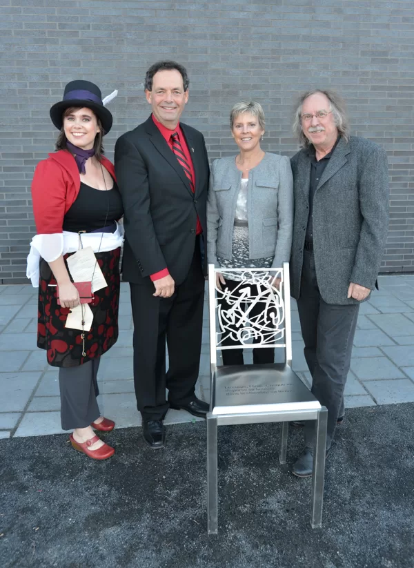 MC "Hôtesse-Poétesse" Inauguration Biblio Guy Belisle, St-Eustache, Qc. 2012