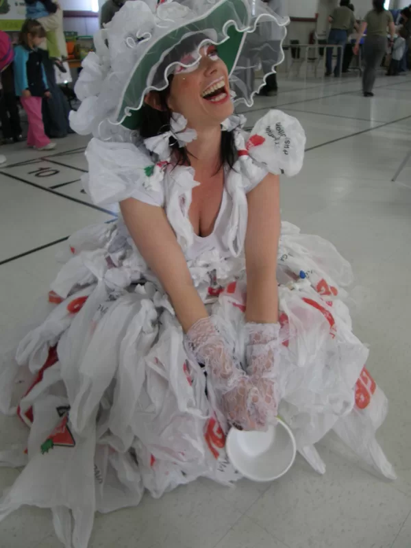 Mme Plastoche, Jour de la Terre 2008, Qc. ©Richard Legault
